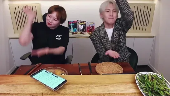 04102021 Haetnim Mukbang Live ---  After eating loads, Key and Haetnim tried to dance to Hey Mama's No:ze choreography.