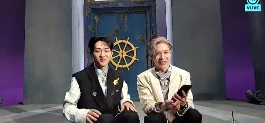 [VIDEO 20.03.21] - - V Live Deep Deep Deep Spoiler - Deep Deep Deep é o título da música - Taemin Não, é um verso. - Onew Dibidi