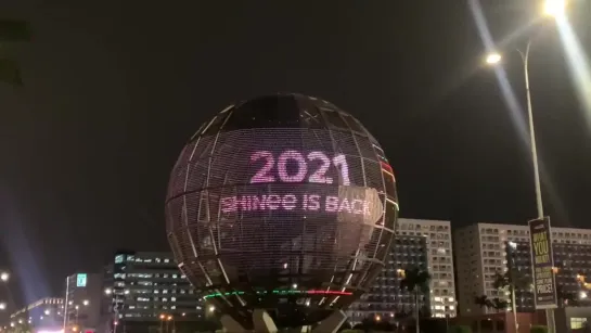 The Mall Of Asia Globe located in the Philippines presented an ad for SHINee! Project by JjakgoongPH and SWPHU -