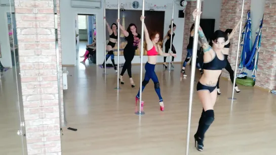 Видео от Школа Pole Dance "Мулен Руж" Волгоград