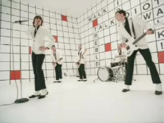 video:The Hives-Walk Idiot Walk