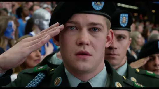 Долгая прогулка Билли Линна в перерыве футбольного матча / Billy Lynn's Long Halftime Walk (2016) трейлер