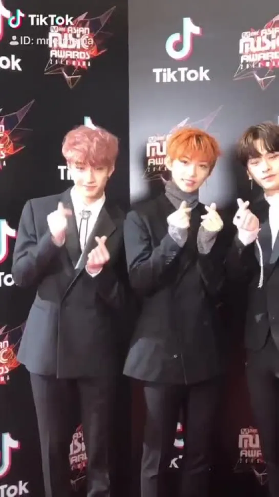 [181210] Stray Kids » Twitter (@.MnetMAMA)