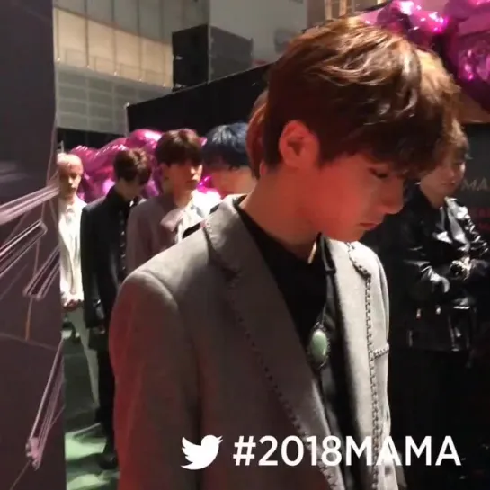 [181212] Stray Kids » Twitter (@.MnetMAMA)