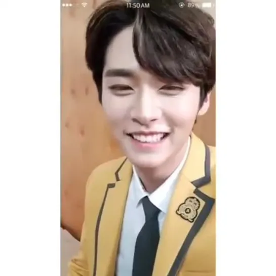 [181130] Stray Kids » Lee Know »  IG (@.ivyclub_insta)