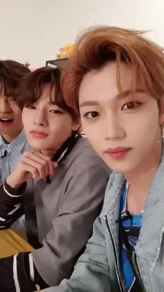 [181015] Stray Kids » Felix & Seung Min & I.N » Kakao Talk Groupchat