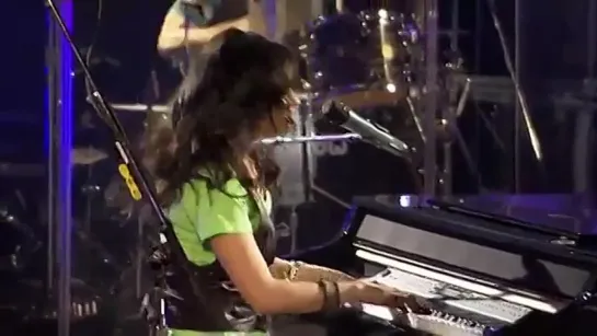 Demi Lovato - La La Land (Live Walmart Soundcheck 2009)