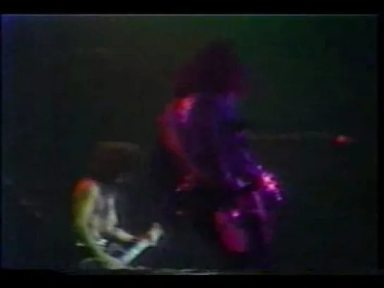 Kiss - Live Houston Love Gun Tour (1977)