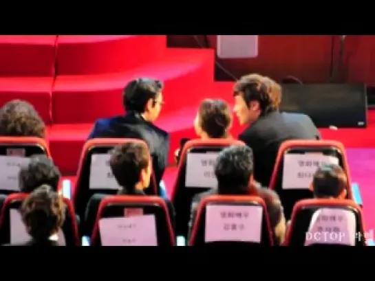 TOP at 47th Daejong Film Awards, 29.10.10, фанкам