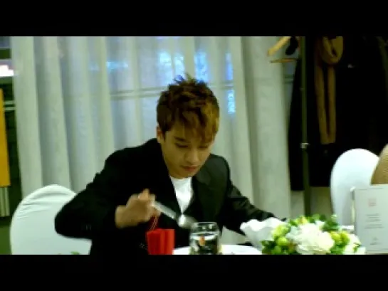 Seungri's phone call with T.O.P @ "Evening Date" Making Film