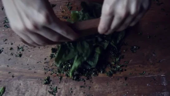 [Kinfolk recipe - Classic pesto]