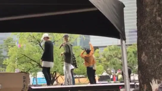 [FANCAM] [30.09.16] Music Bank Korea Sale Fiesta Shopping Tourism Festival - репетиция