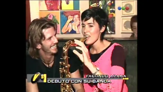 La Banda De Facundo Arana, Jazmín Toca El Saxo - Versus