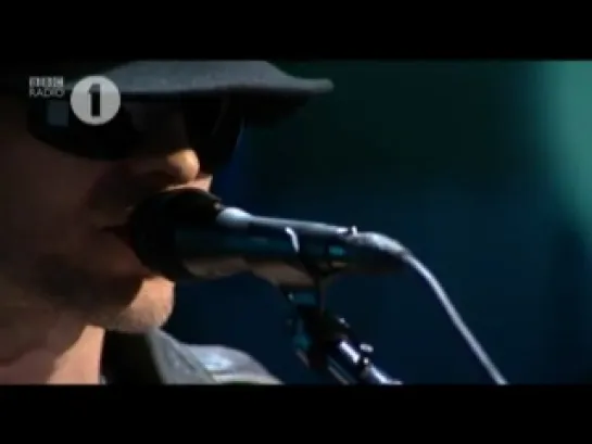 30 Seconds to Mars - Bad romance (Lady Gaga cover on BBC radio 1's live lounge)