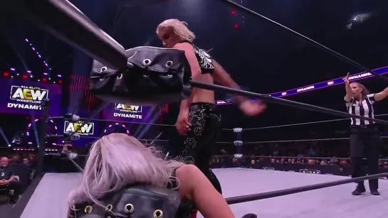 Toni Storm Begins Her Interim Championship Reign with an Impressive Victory _ AEW Dynamite_ 9_7_22(720P_HD).mp4