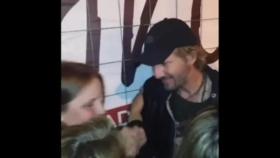 Facundo Arana con fans _LaTrastienda160916