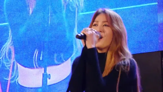 [FANCAM] 141205 Sistar: Soyou @ Starship X Concert