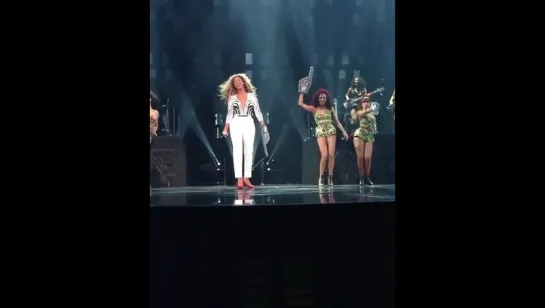 Mrs Carter Show