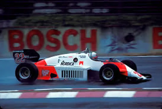 Andrea de Cesaris Ita, Alfa Romeo, crash Monza-1983