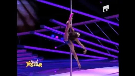 Emily Moskalenko, număr spectaculos de acrobație la bară