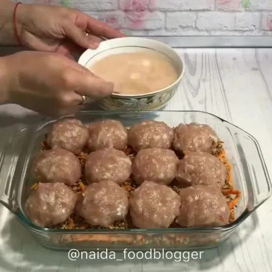 Гречка с мясными шариками!