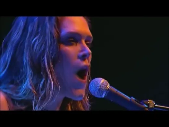 Beth Hart - Hiding under water (live in paradiso) hd