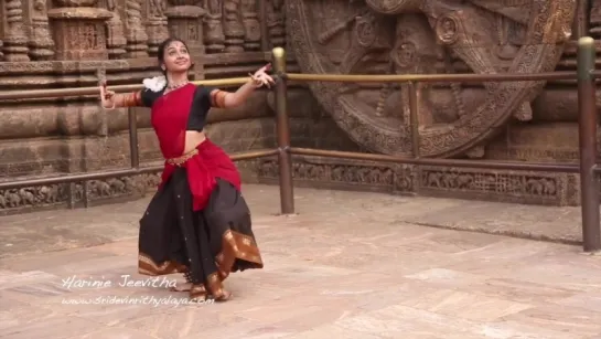 Sridevi Nrithyalaya - Bharatanatyam Dance - SHARADA KOUTHUVAM by Harinie Jeevitha (1)