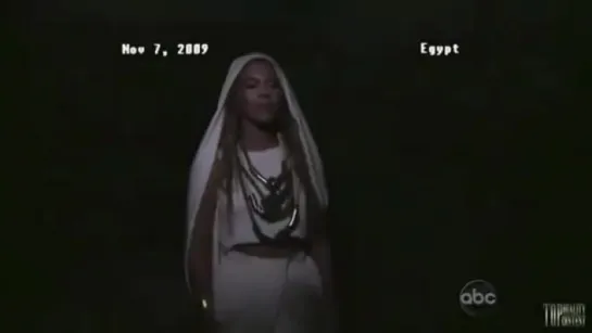 Beyonce sings at Egypt's Pyramide