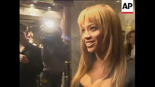 Beyoncé at premiere "The Fighting Temptations" (2003)