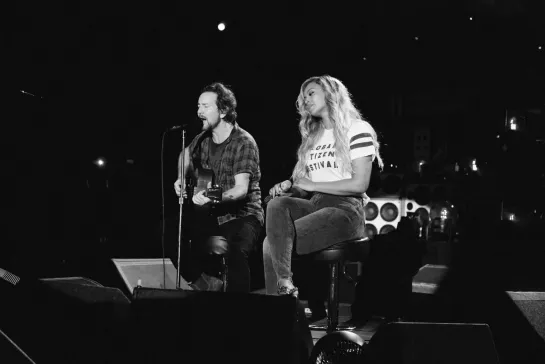 Eddie Vedder & Beyoncé  - Redemption Song (Live at Global Citizen Festival 2015)