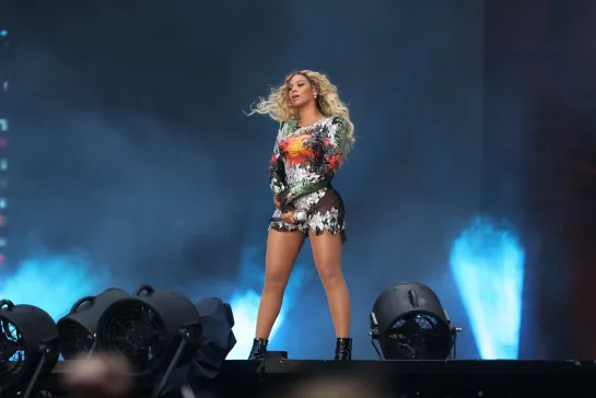 Beyoncé  - Diva (Live in Paris OTR II)