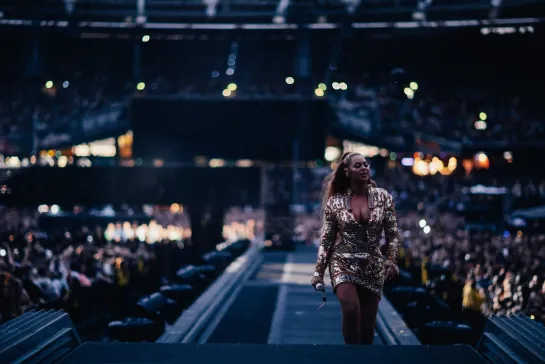 Beyoncé & Jay-Z OTR II Tour - Nggas in Paris