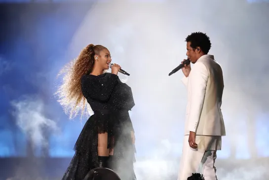 Beyonce & Jay-Z - Forever Young (Live in Cardiff)