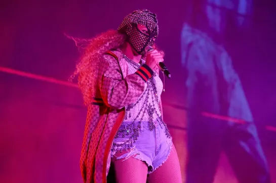 Dance Break/Naughty Girl (OTR II Tour Cardiff)