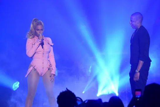 Beyoncé & Jay-Z - Holy Grail (Live at TIDAL X 20/10 2015)