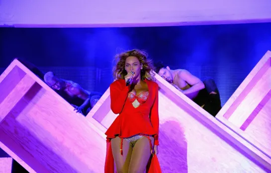 Beyoncé - Haunted (Live at Made In America Festival 2015)