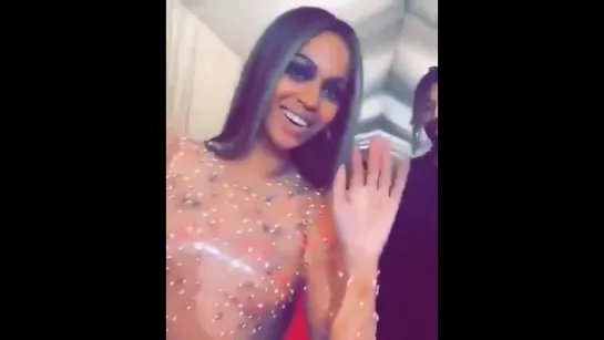 Beyonce At The MET Gala 2016 (snapchat)