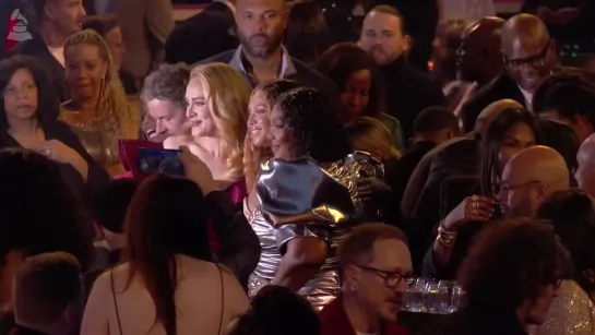 ADELE, BEYONCÉ, & LIZZO Taking Photos At The GRAMMYs | Audience Cam | 2023 GRAMMYs