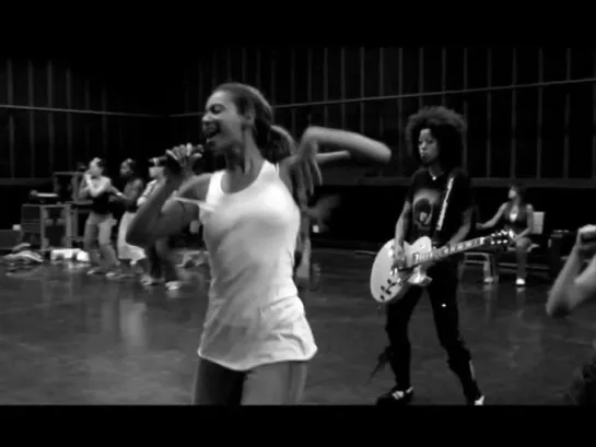 Beyoncé - Deja Vu (Rehearsals for BET Awards 2006)