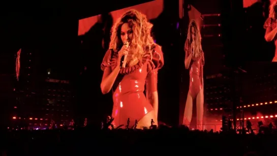 Crazy in Love⁄Naughty Girl  - Live In Pittsburgh (Formation Tour 2016)