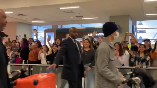 Ten arrives to Dallas