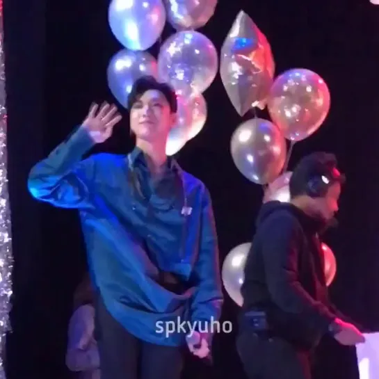 190227 [FANCAM] @ Birthday Party in Bangkok