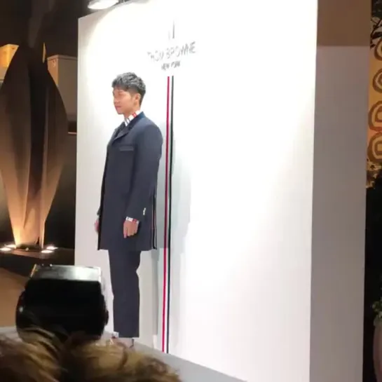 18.10.30 Lee Seung Gi Fashion Event Fancams