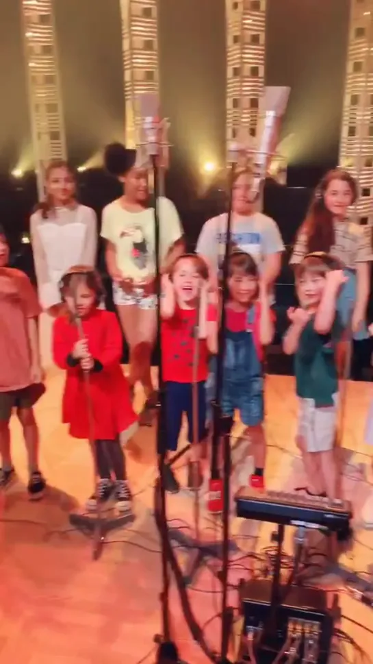 Awesome kids choir 👏🏻👏🏻😊💯 NHK “SONGS” 収録にて ;)