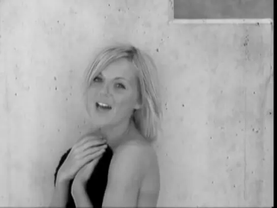 Geri Halliwell - Calling