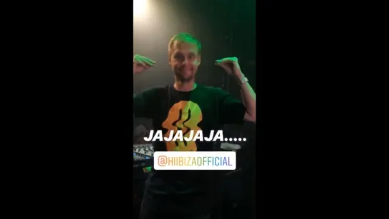 Armin Van Buuren продолжает отжигать под Blah, Blah, Blah, Ja, Ja, Ja =)