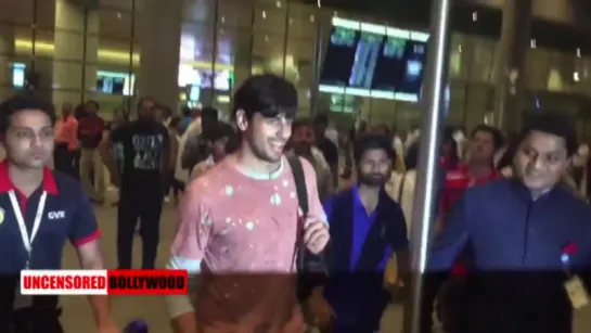 Sidharth Malhotra Spotted At Mumbai Airport