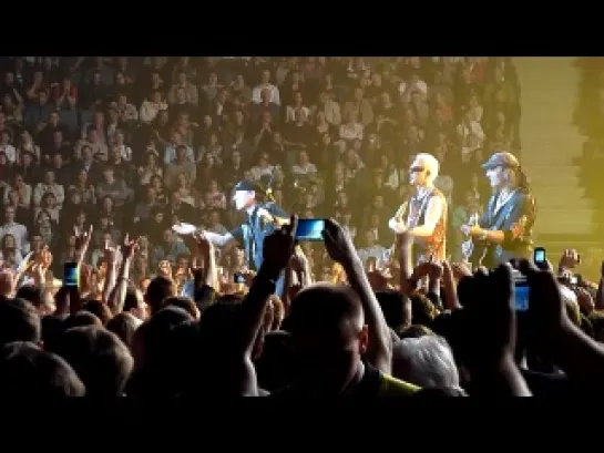 Scorpions - Holiday (Питер 12.05.11)