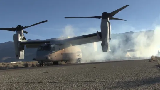 Конвертоплан Bell V-22 Osprey КМП США в действии.