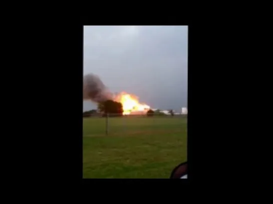 Взрыв завода с удобрением в Техасе ..УЖАСНЫЕ КАДРЫ ВЗРЫВА !! Fertilizer Plant Explosion, West, Texas